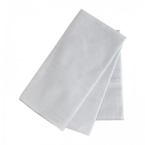 Fazzoletto di cotone. Accessorio da vero gentleman è il fazzoletto bianco di cotone da tenere in tasca e sfoggiare al momento del bisogno (affaticamento da danza o da offrire ad una signora).