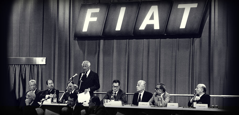 1983. Gianni e Umberto Agnelli con Romiti e Gabetti durante un'assemblea degli azionisti Fiat.