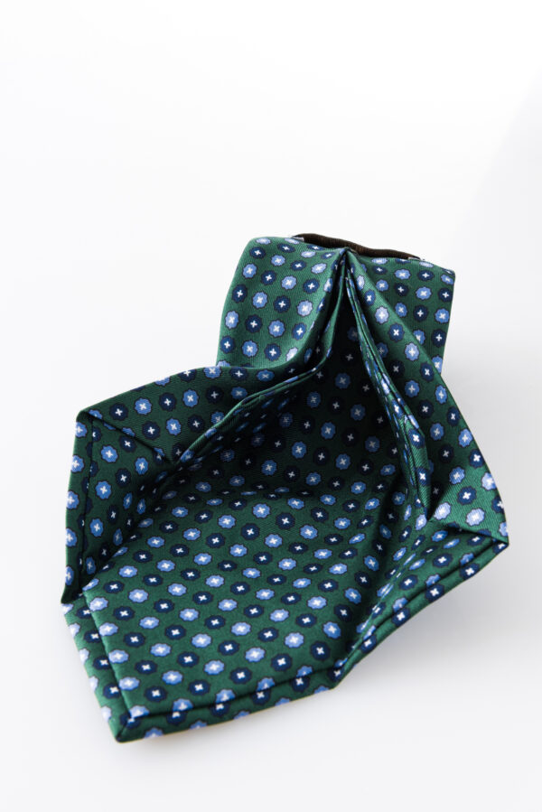Seven-fold Tie – Aniceta Verde – seven-fold detail