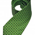 Cravatta E. Marinella. Realizzata a mano in twill di seta, fantasia a microdisegni colore verde.