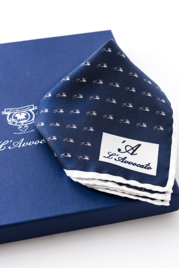 Pochette Mirafiori Lambretta, dettaglio logo e confezione