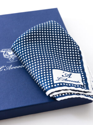 Pochette Mirafiori Blu, dettaglio logo e confezione