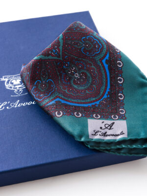 Pochette Mirafiori Verde, dettaglio logo e confezione