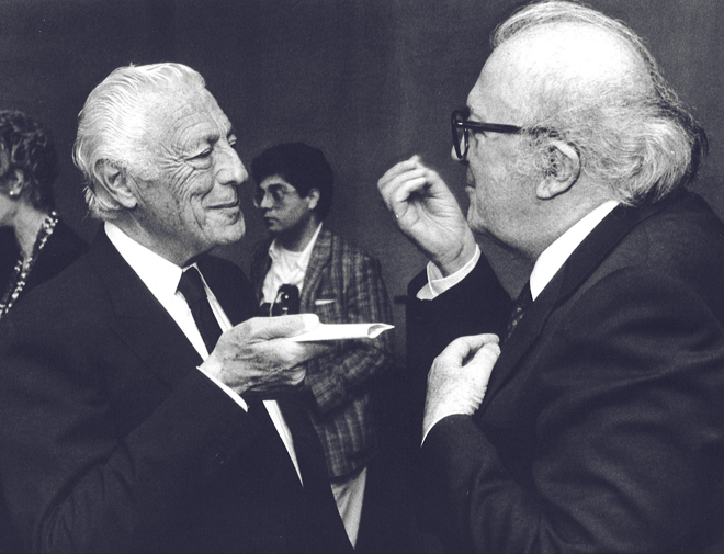 Gianni Agnelli with Federico Fellini in 1987 .