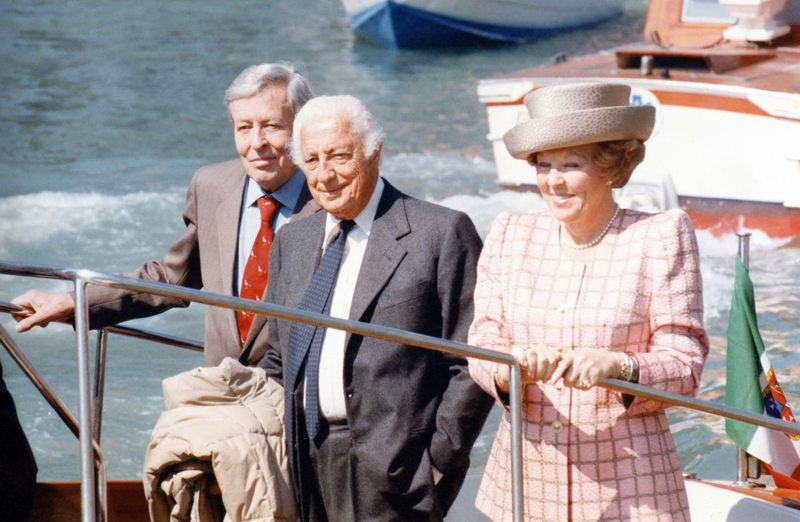 Gianni Agnelli con Klaus e Beatrice d’Olanda al Lido di Venezia