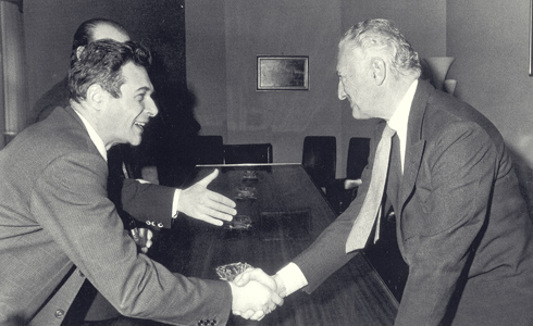 The relationship that was born among us was also personal , as well as political . Gianni Agnelli and Luciano Lama , leader of the CGIL , enshrining the agreement on the single contingency .