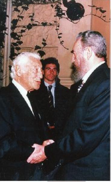 Advocate in Rome along with Fidel Castro , during his trip to Italy in November 1996 .