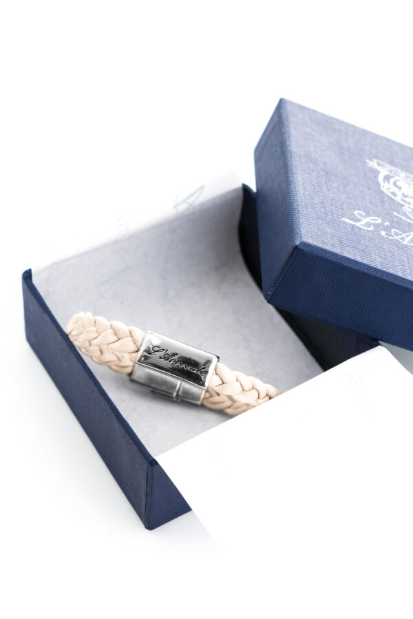 Bracciale in pelle Eddy naturale nella sua confezione