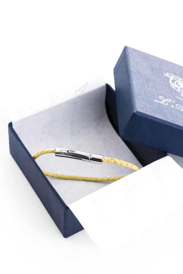 Bracciale in pelle Skin Giallo L'Avvocato nella sua confezione