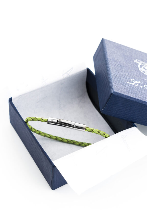 Bracciale in pelle Skin Verde L'Avvocato nella sua confezione