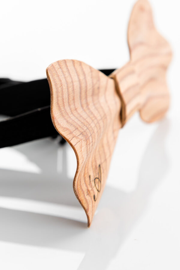 Brando - Papillon in legno- dettaglio spessore profilo