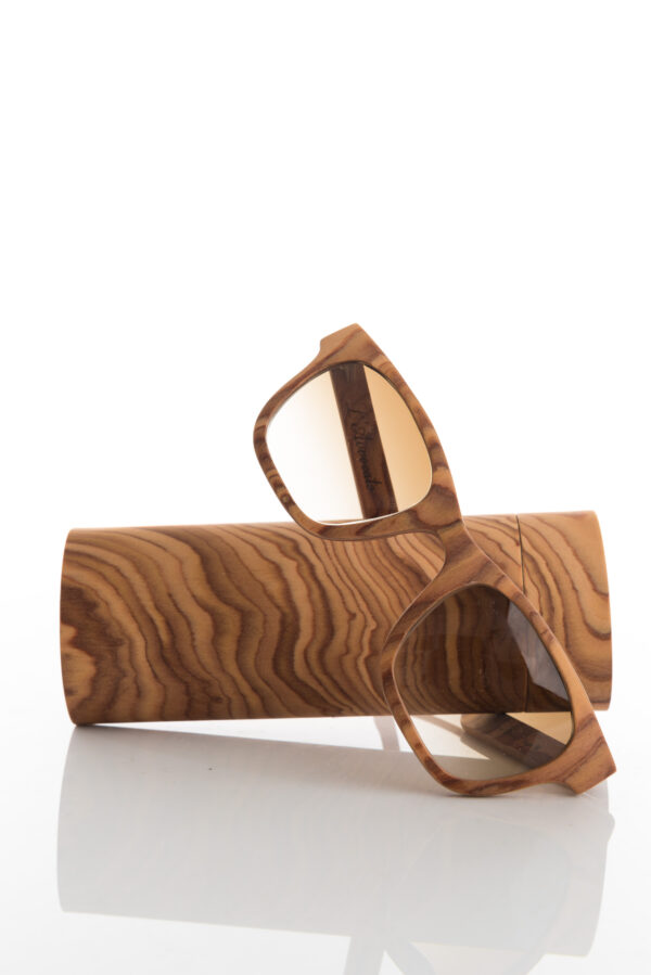 Stealth- Occhiale in legno ed astuccio coordinato