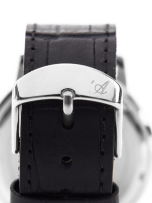 Orologio Lingotto due- dettaglio chiusura cinturino con logo inciso
