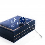 Spillone in argento e smalto blu 